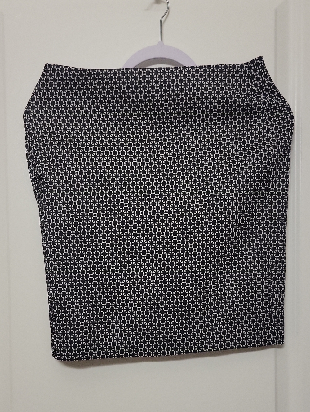 Elle Black and White Geometric Pencil Skirt